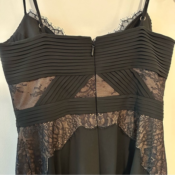 ✨ BCBG MaxAzria Lace Mini Dress ✨ - Picture 3 of 4